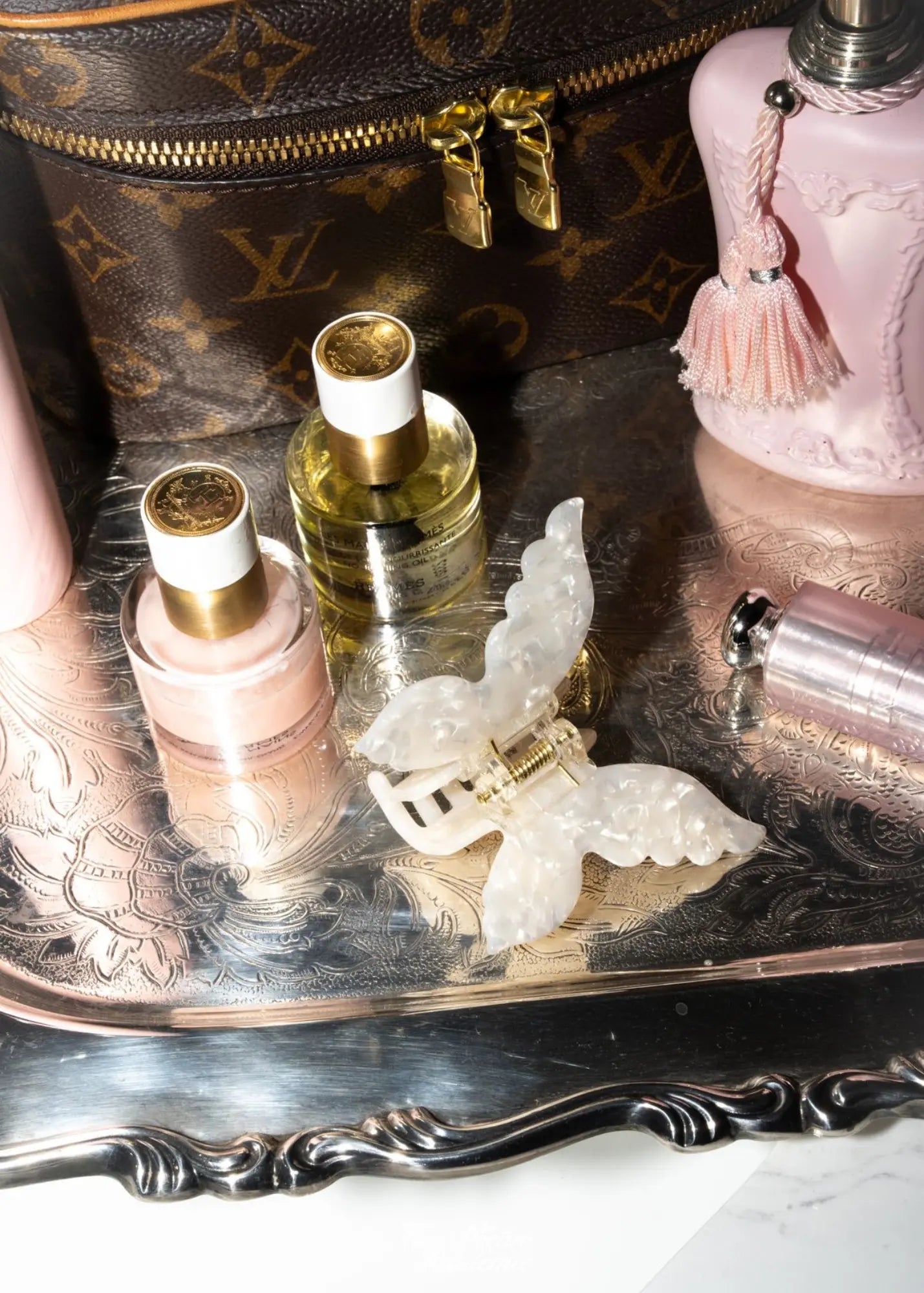 Milky White Butterfly Hair Claw The Dream Académie