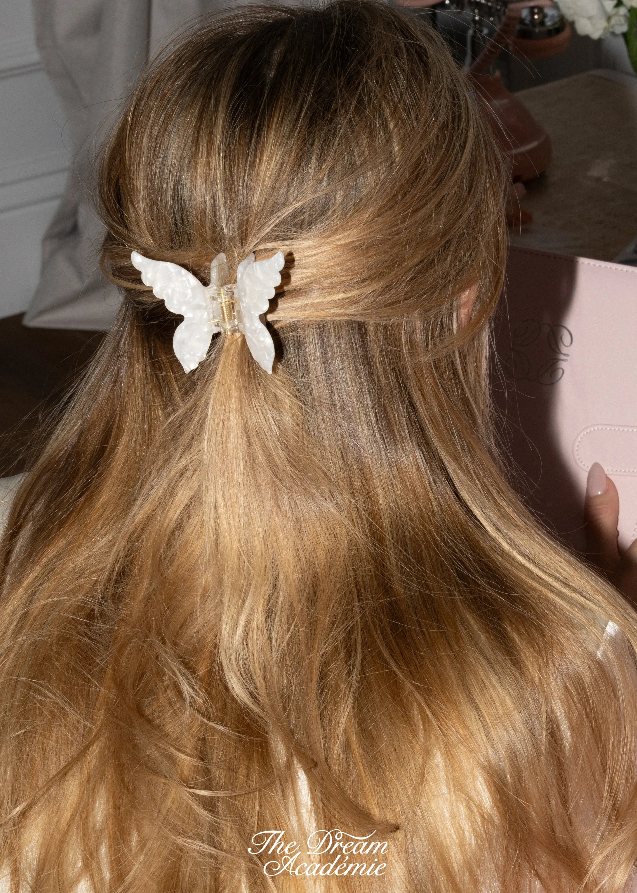 Milky White Butterfly Hair Claw The Dream Académie